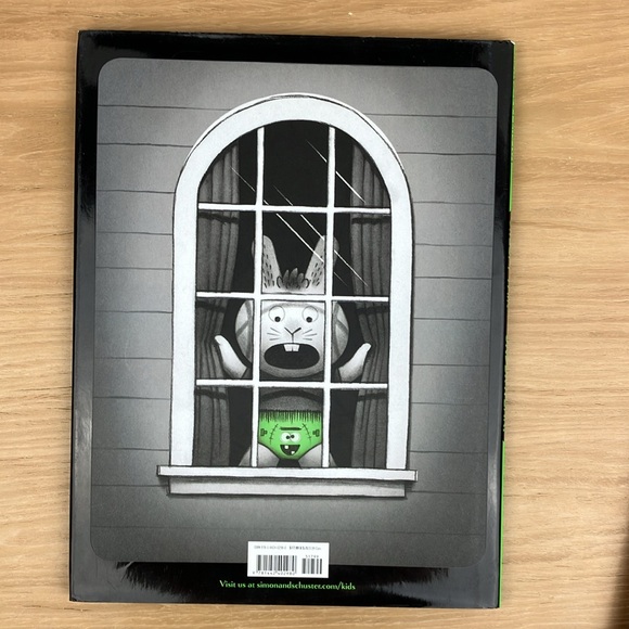 3 Peter Brown’s ‘Creepy’ Book Series - Picture 7 of 9